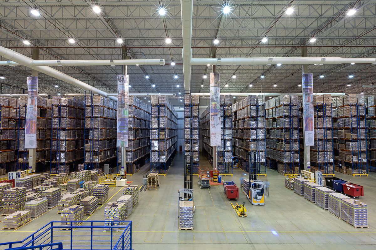 Fotografia Industrial – Centro de distribuição Hypera Pharma — Produção de banco de imagens para ESG