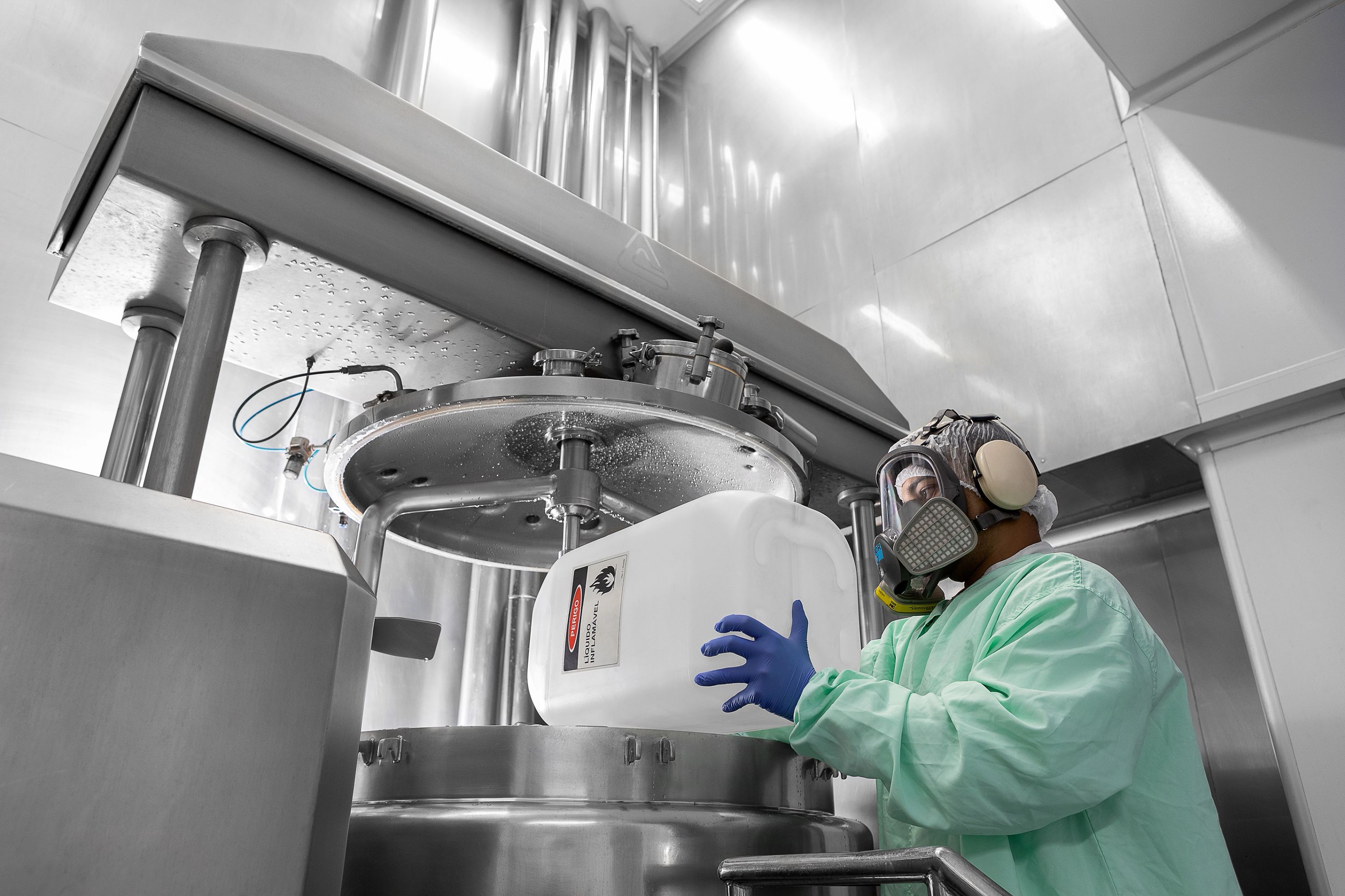 Fotografia Industrial – Linha de Produção Medicamentos — Produção de banco de imagens para ESG