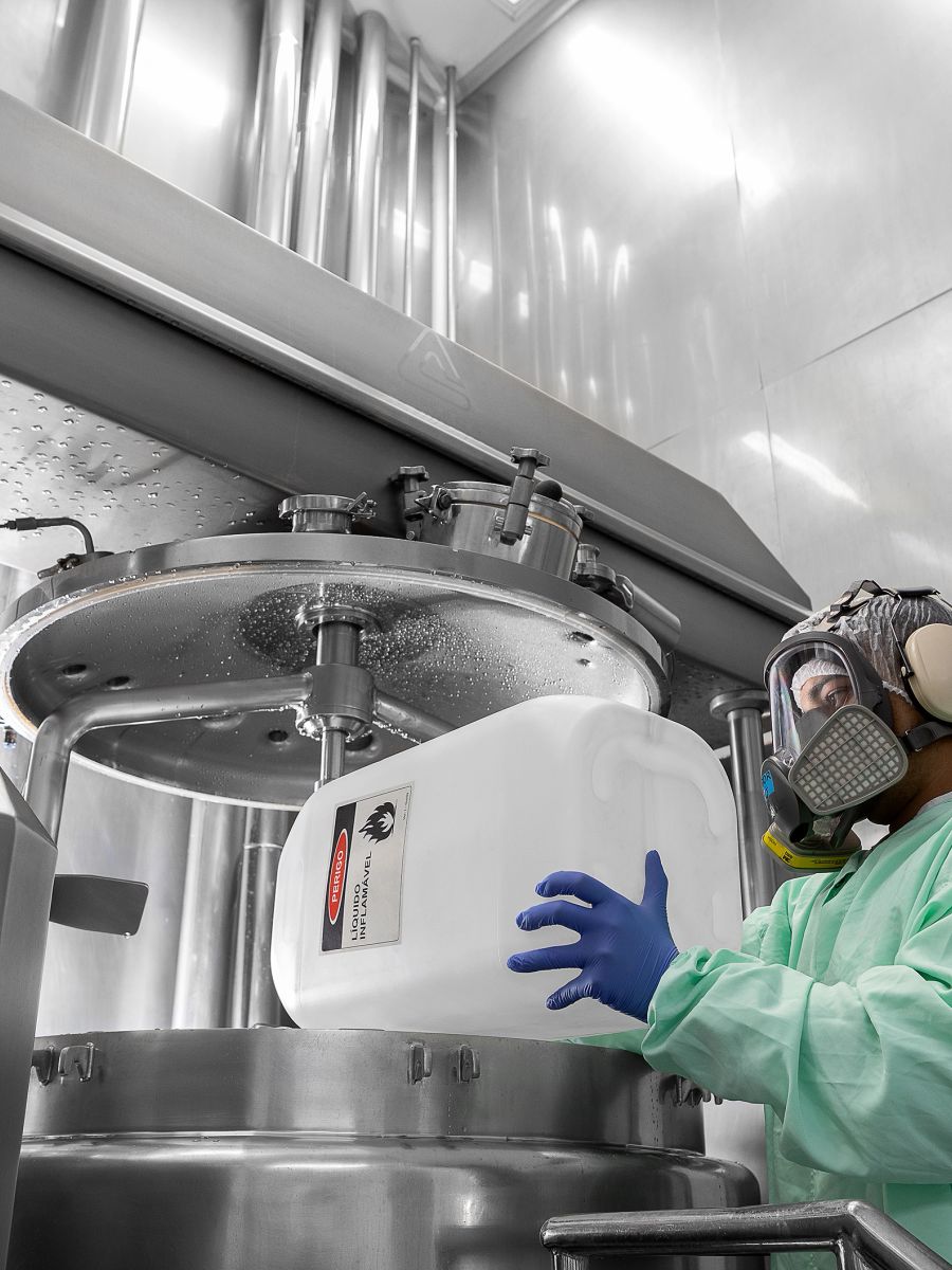 Fotografia Industrial – Linha de Produção Medicamentos — Produção de banco de imagens para ESG